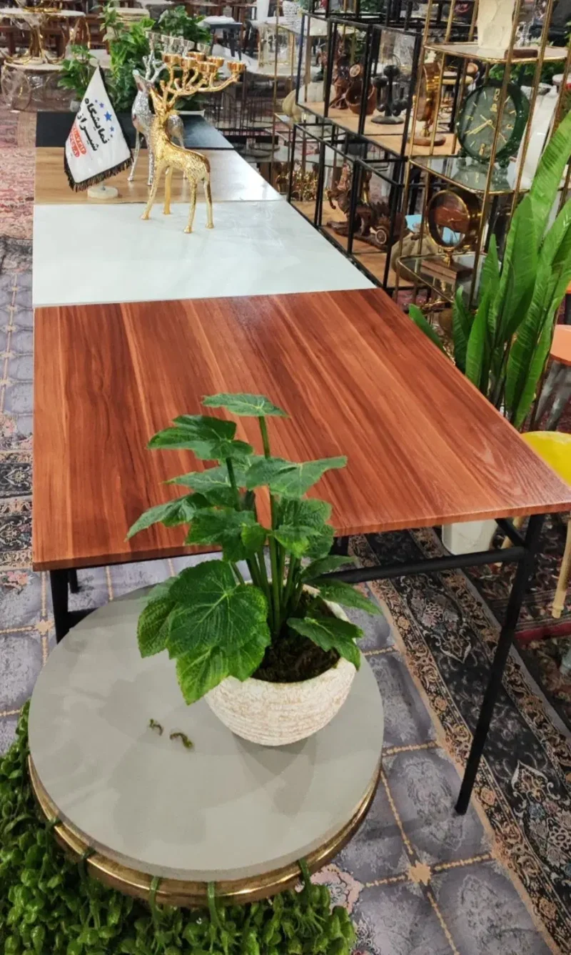 میز غذاخوری پایه فلزی با صفحه MDF و پایه‌های فلزی مشکی