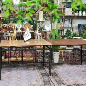 میز غذاخوری پایه فلزی با صفحه MDF و پایه‌های فلزی مشکی